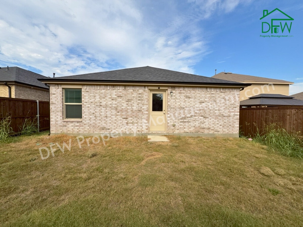 Photo - Charming 3-Bedroom Home for Lease in Quiet...