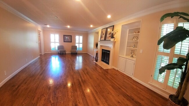 Photo - Large Executive Beauclerc Pool Home