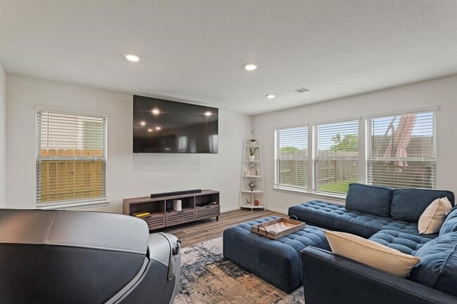Photo - 4826 Hickory Deer Ln