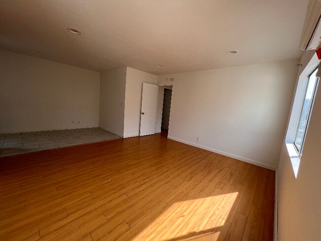 Photo - 293 N Hill Ave Unit 2