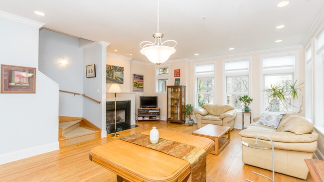 Photo - 4113 N Southport Ave