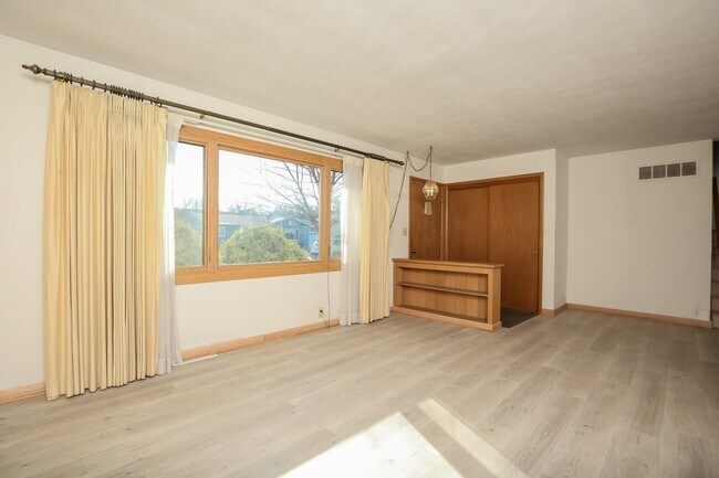 Photo - 1705 Elmwood Dr