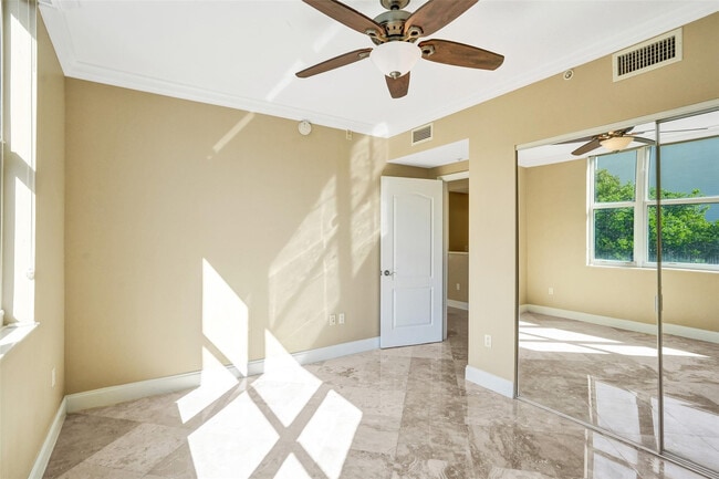 Photo - 101 S Ocean Dr Unit 406