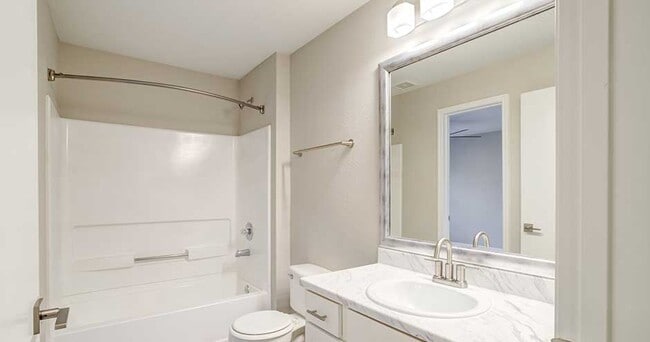 Kenwood Club at the Park Apartments