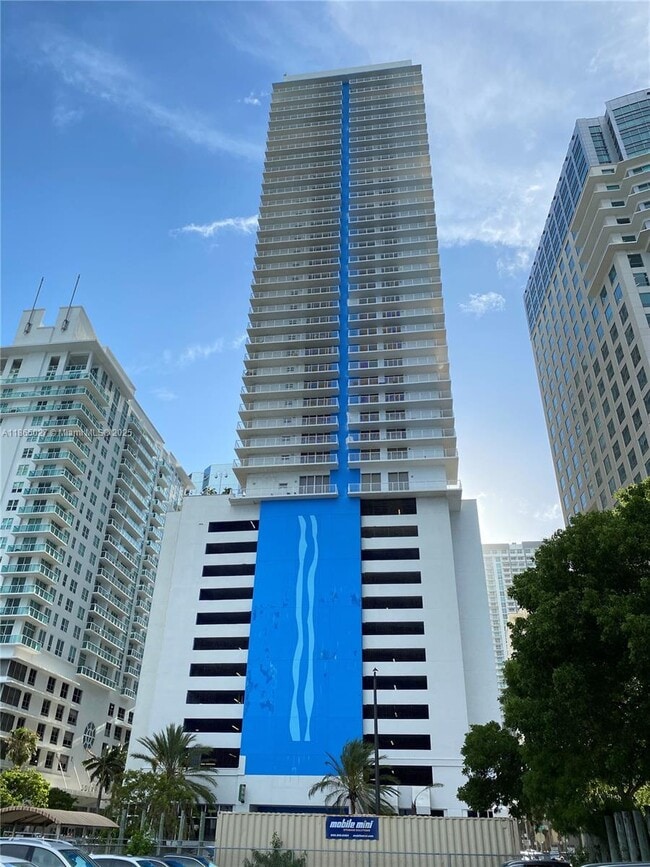 Building Photo - 1200 Brickell Bay Dr Unit 2908 Rental