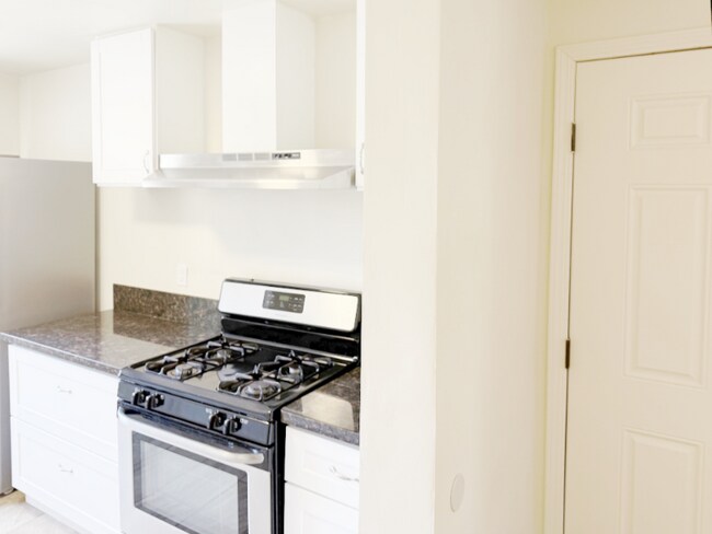 Photo - 1916 7th St Unit Apartment 1