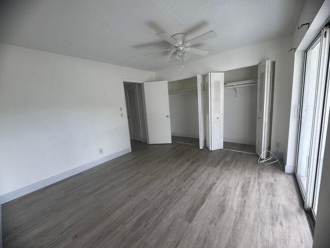 Photo - 178 Cambridge H Unit H