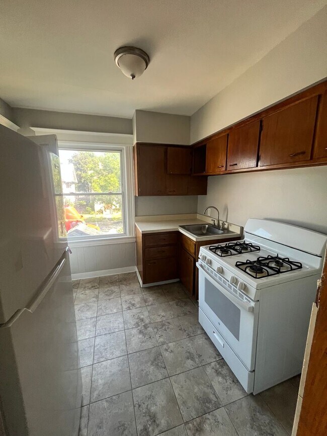 Photo - 537-537.5-5375 Lyell Ave Unidad 537 Lyell Ave-Apt 3