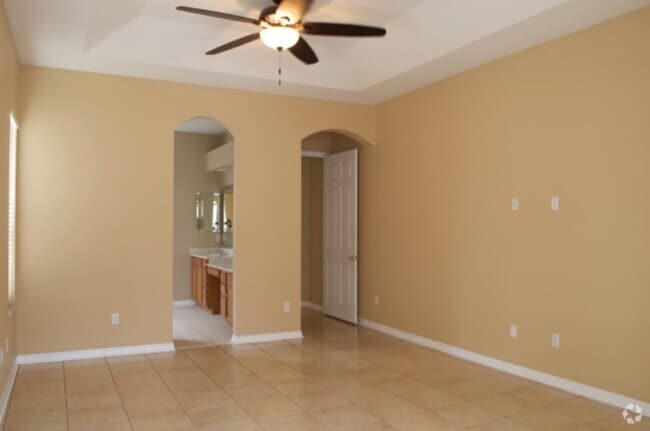 Building Photo - 6220 Hedgesparrows Ln Rental