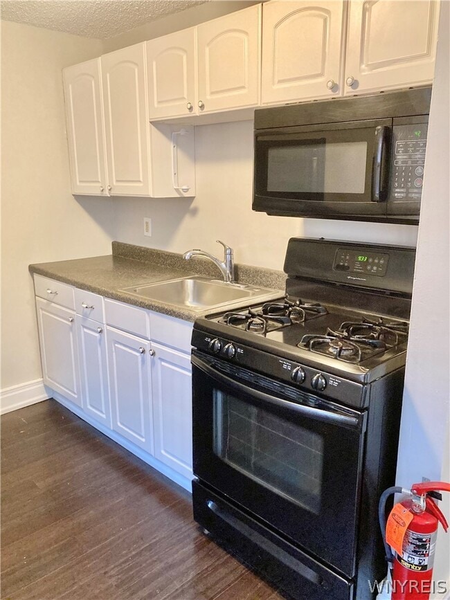Photo - 290 S Elmwood Ave