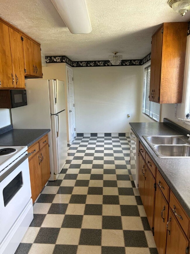 Photo - 128 Fowler Ave Unit Up