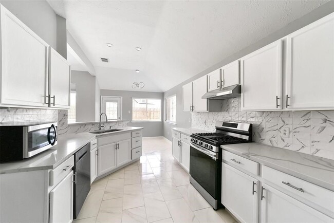 Photo - 1211 Peacham Ct