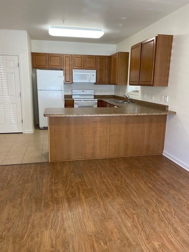 living - 1212 Walnut Ave Unit #2