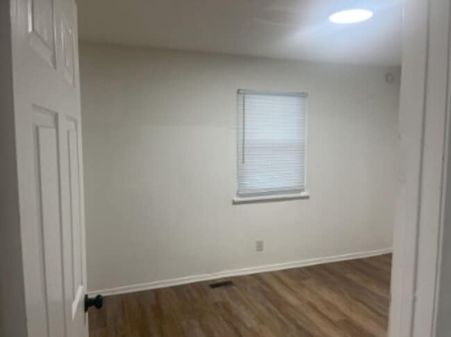 Photo - 3 Bed 1 Bath Available Now!