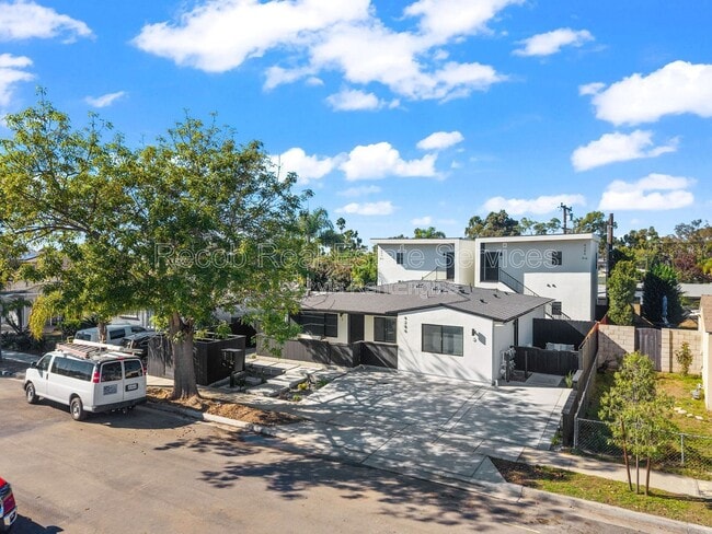 Building Photo - 4286 Samoset Ave Unit 4