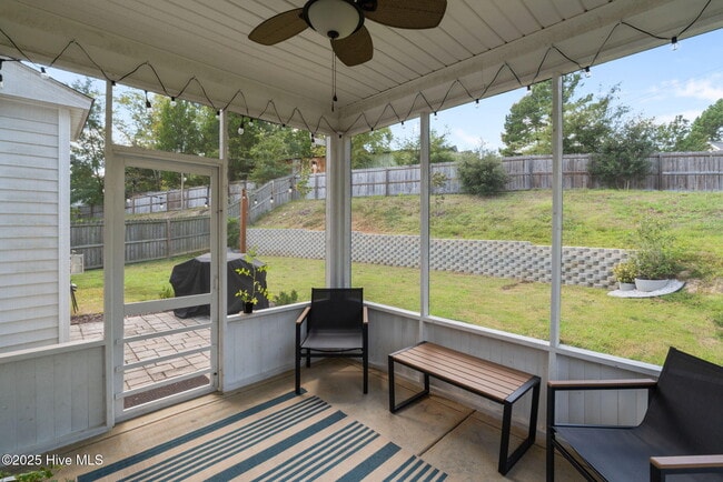 Photo - 620 Overland Ct