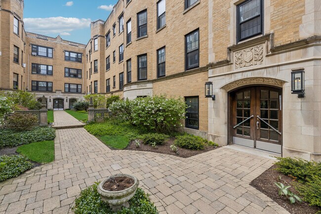 Photo - 832 Michigan Ave Unit G2