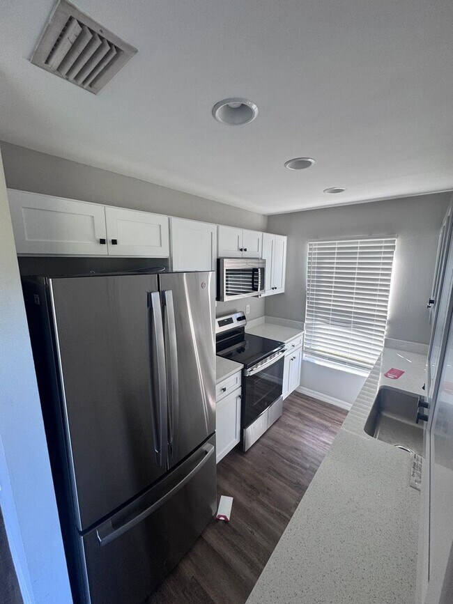 Photo - 343 Harold Ave S