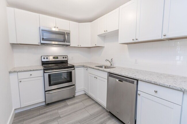 Photo - 5001 Schutte Ave
