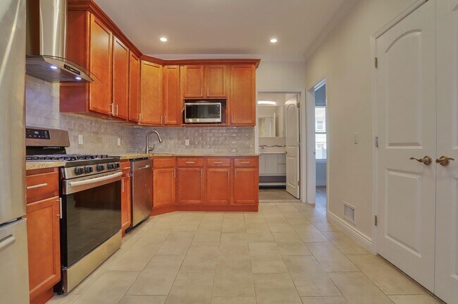 Photo - 106 Poplar St Unit 1