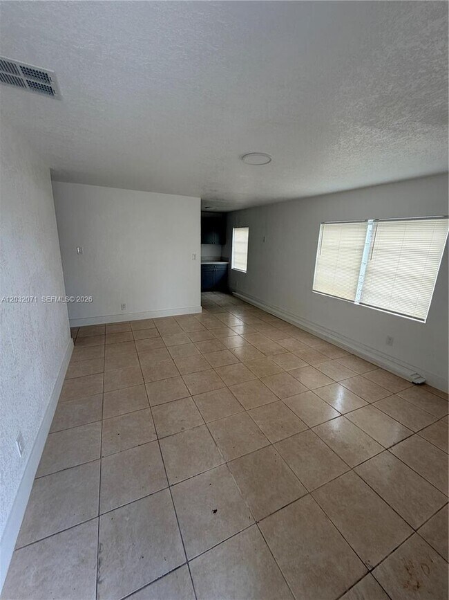 Photo - 753 SW 3rd Pl