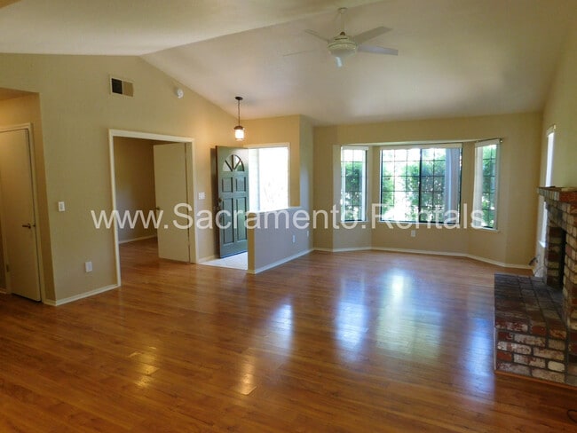 Photo - 7452 Santa Susana Way