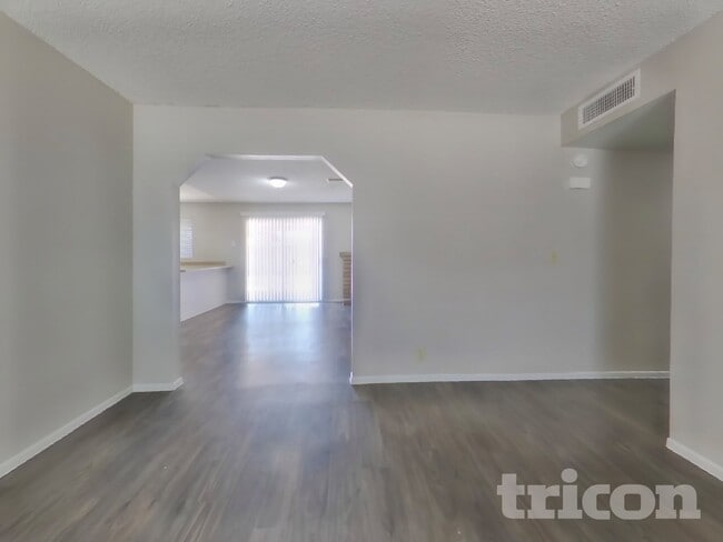 Photo - 313 W Nopal Pl