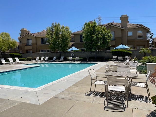 Photo - 2825 N Chevington Ct Townhome