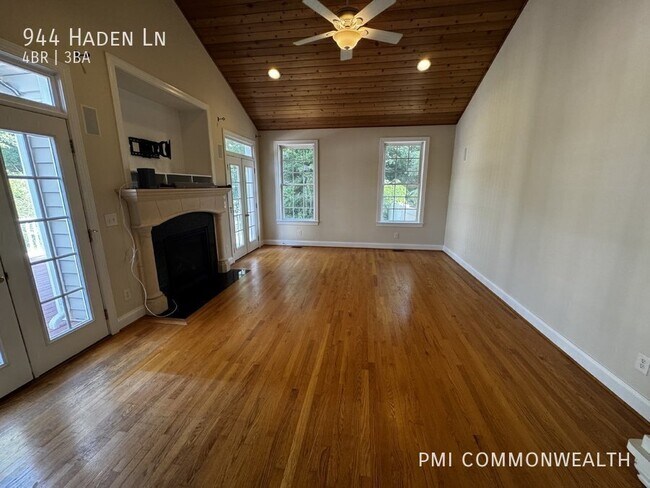Photo - 944 Haden Ln