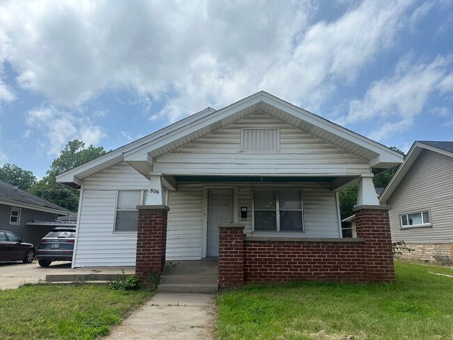 2 bedroom and 1 bath home - 2 bedroom and 1 bath home