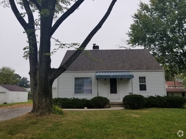 Building Photo - 3 BR Cape Cod Rental