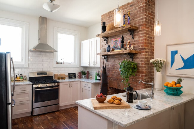 Kitchen - 21 Orient Avenue
