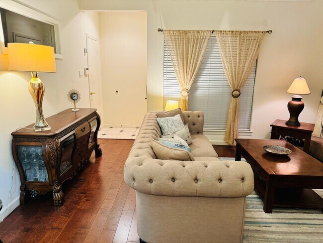 Photo - 2001 Bering Dr Unit 2D