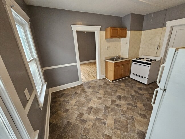 Photo - 2059 W 105th St