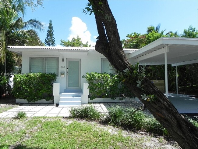 Photo - 861 NE 70th St