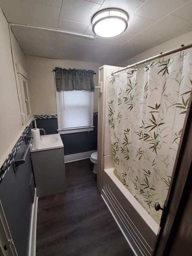 Bathroom - 485 Sawyer St Unidad 1