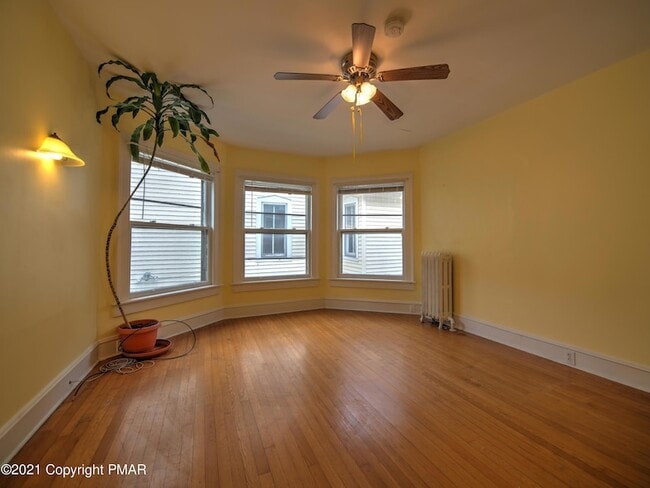 Photo - 707 Scott St