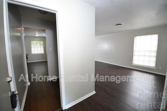 Photo - 4713 S Fulton Pl