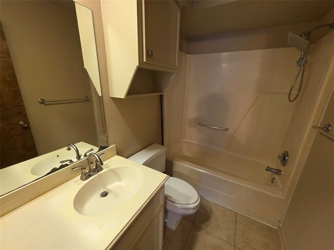 Photo - 1615 Hazelwood St Apartment Unit B