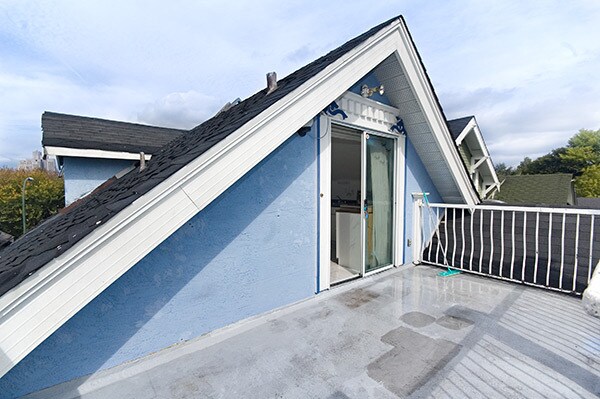 Photo - 870 19th Av W