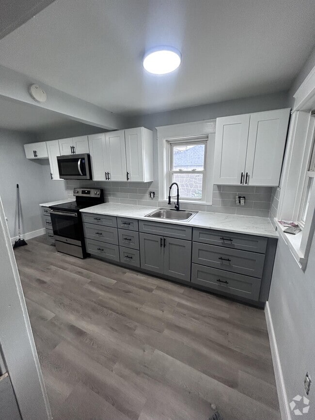 Building Photo - 1400 Beaumont Ave Rental