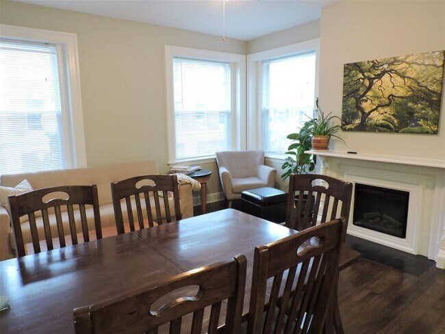 Photo - 20 John F Kennedy St Unit 1