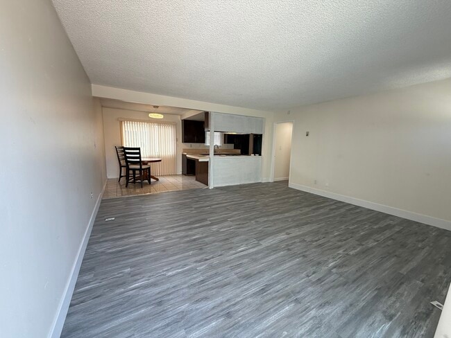 Building Photo - 1112 Opal St Unit C Rental