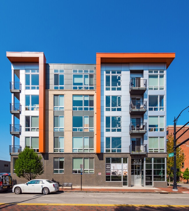 Photo - 303 Front St