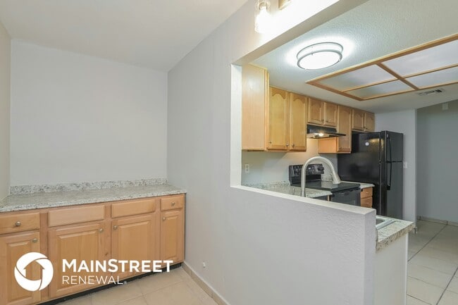 Photo - 737 E Oregon St