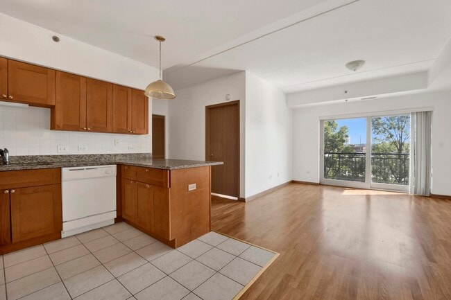 Photo - 2322 S Canal St