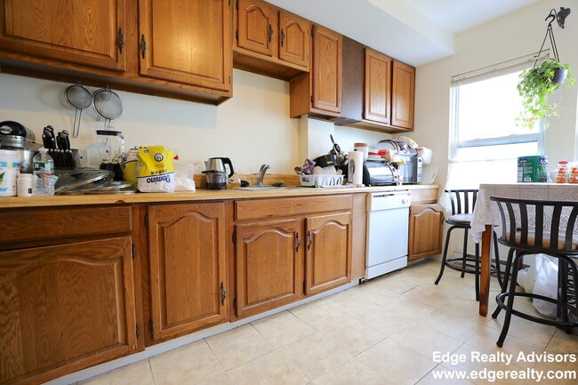 Photo - 35 Riverdale St Unit 1