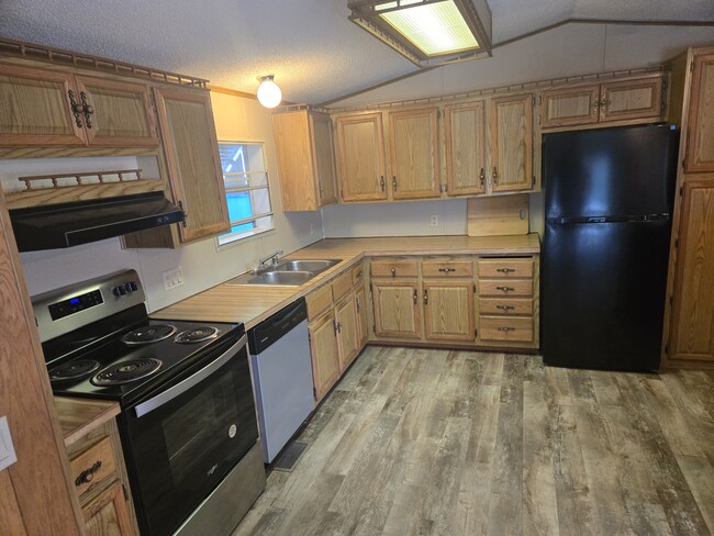 Photo - 12525 Knollwood Ln