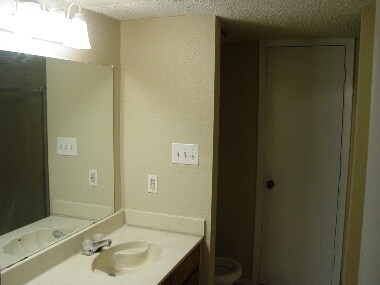 Photo - 9605 Walnut St Unidad 12106