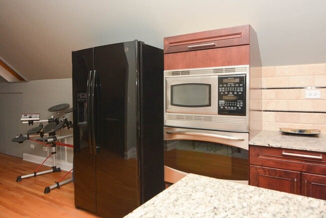 Photo - 947 N Winchester Ave Unidad M07H